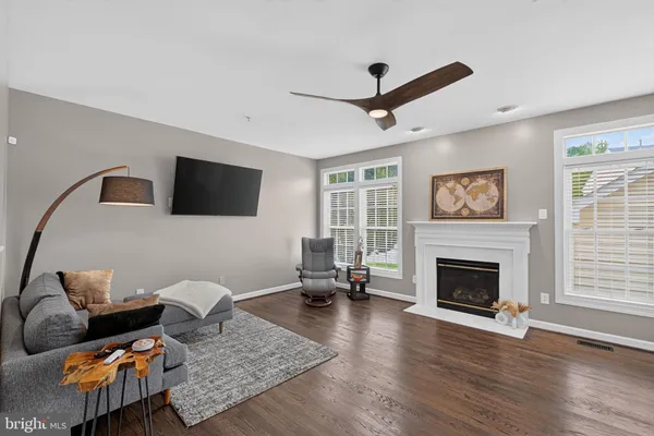 12107 MAGNOLIA PARK PL