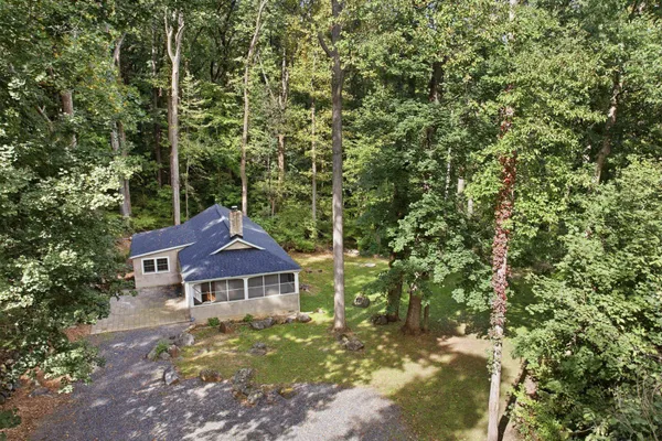1819 SNYDER RD