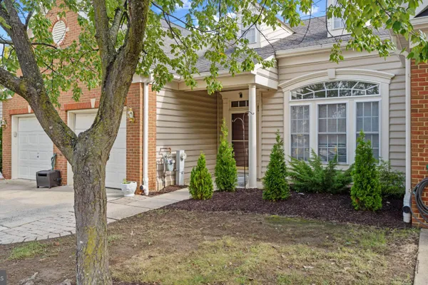 334 HAMLET CIR