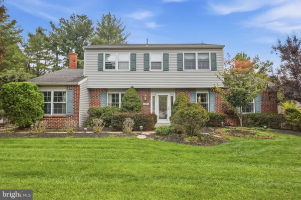 389 UPPER HOLLAND RD