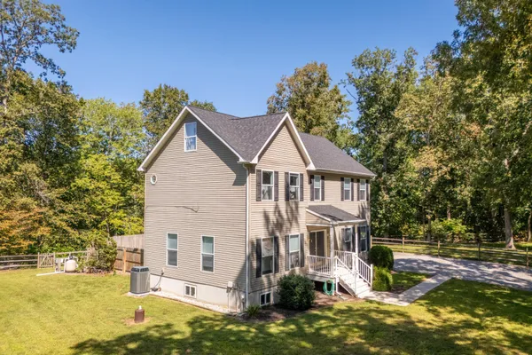 325 RINGS END RD