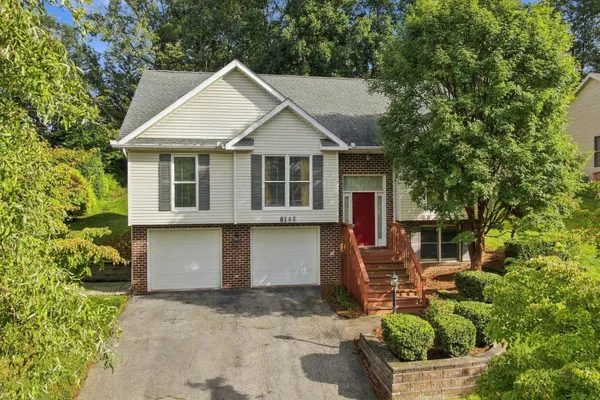 6146 GREENBRIAR DR