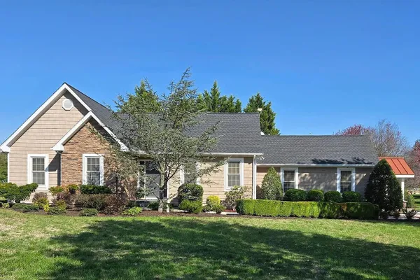 204 HUNTERS RIDGE RD