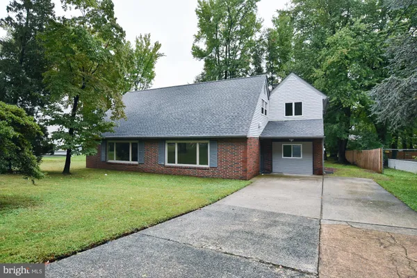 1927 CHAPEL AVE
