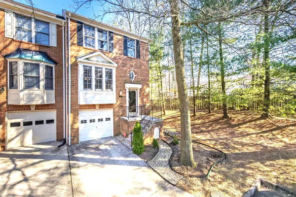 2117 PATTY LN