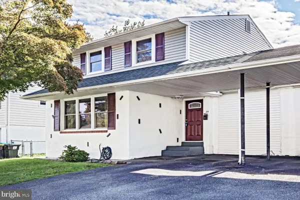 734 PLUMTREE LN