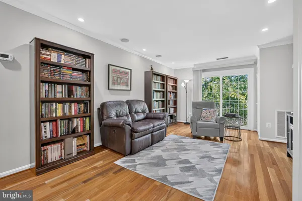 2050 N CALVERT ST 404