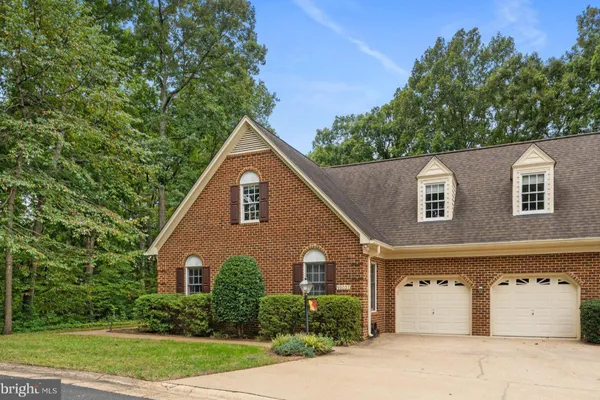 10037 ALTAMONT CIR