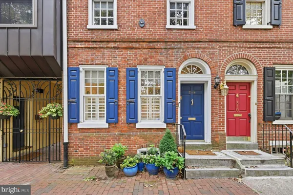 308 LOMBARD ST
