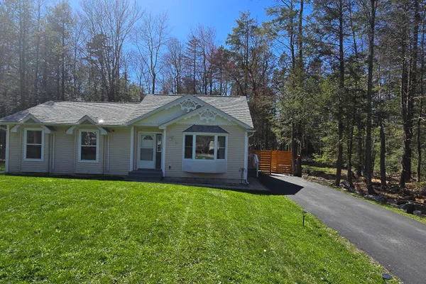 331 MOHANSIC LN