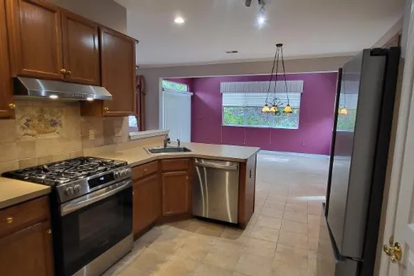 15 SWEETWATER DR