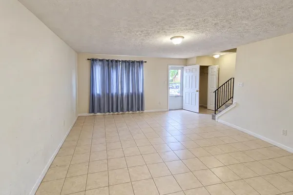 473 KENILWORTH CT