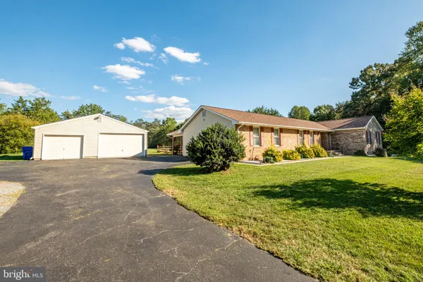 5498 HUCKLEBERRY DR