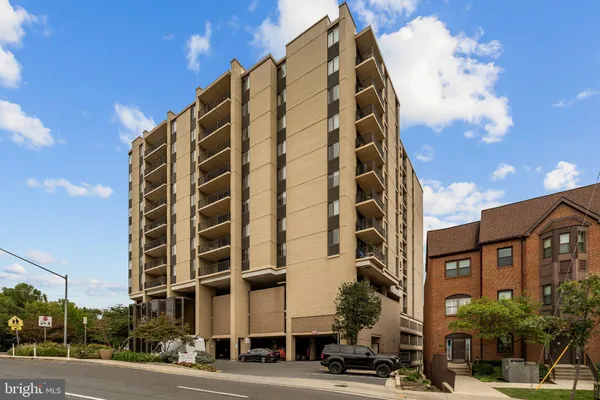 4242 E W HWY 506