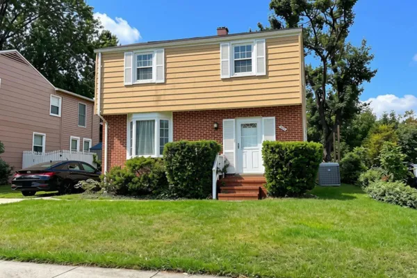2021 NORHURST WAY