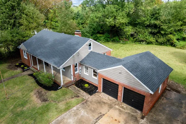 444 E BARBER AVE