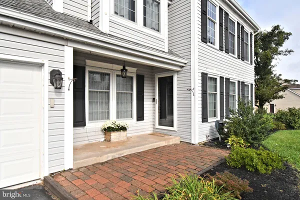 1019 MAYFLOWER DR