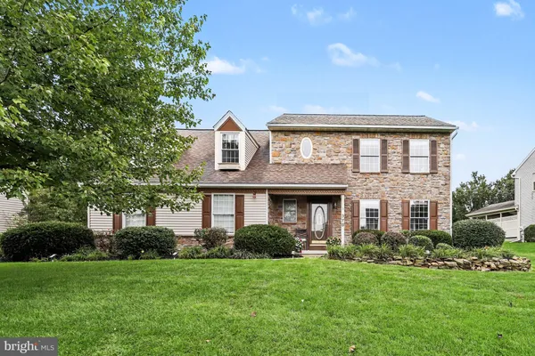 378 SQUIRE LN