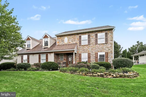 378 SQUIRE LN