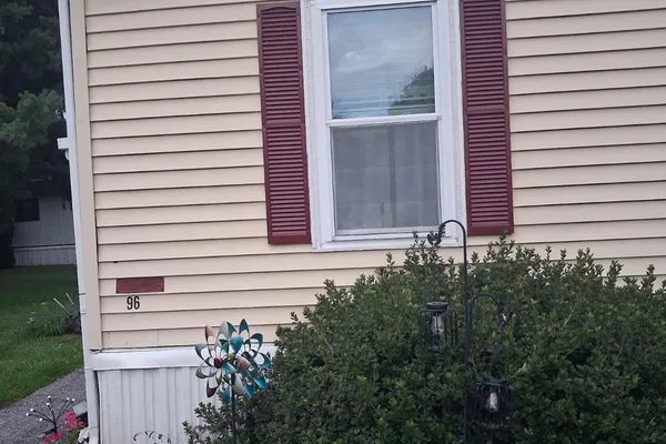 96 MAPLE RD