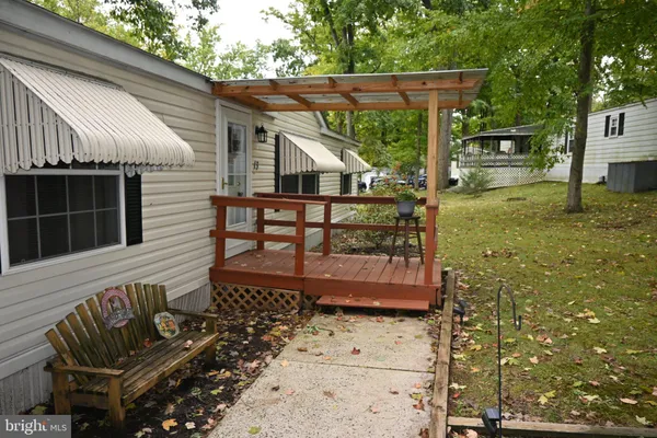 13 HILLSIDE DR