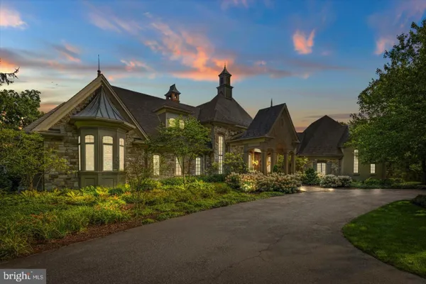 300 RIVER BEND DR