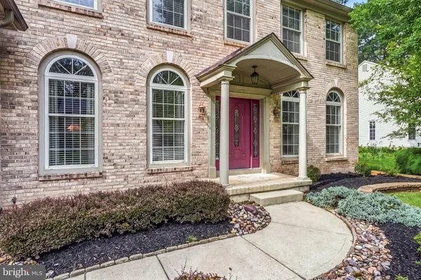 23 FARMHOUSE LN