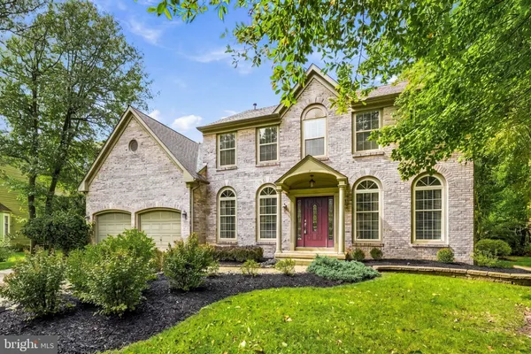 23 FARMHOUSE LN