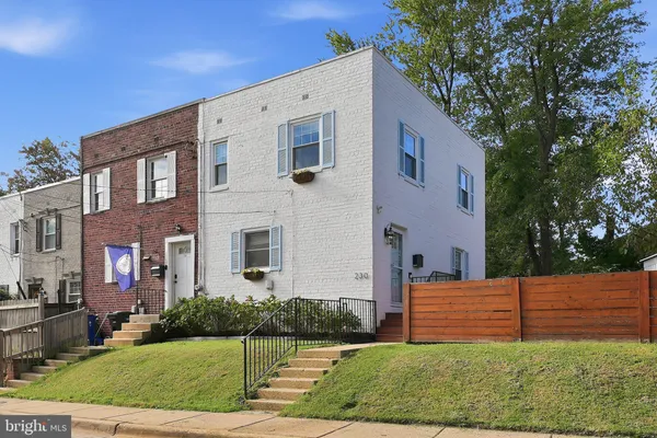 230 ASPEN ST