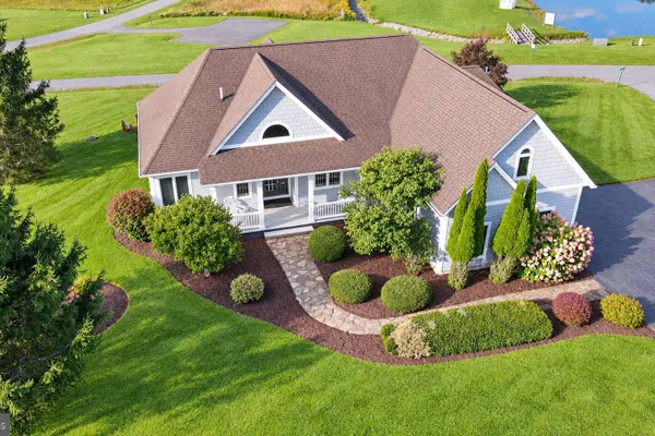 64 POND CT
