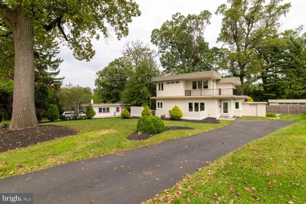 8107 GLADSTONE RD