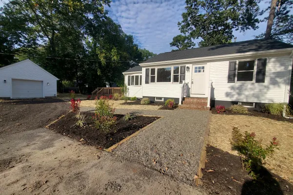 24 LARKSPUR ST