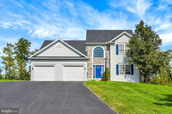8 MEADOWOOD PL