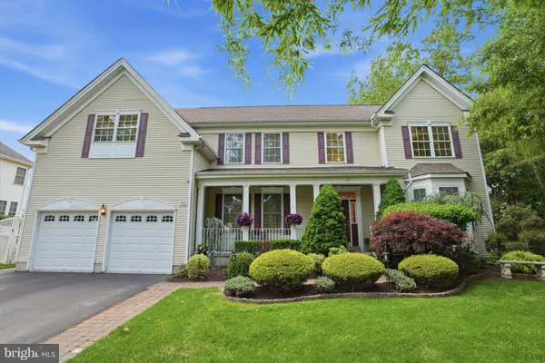 2780 HONEYSUCKLE LN
