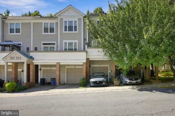 10320 ROYAL WOODS CT