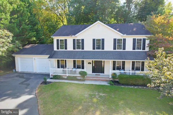 225 AUTUMN LN