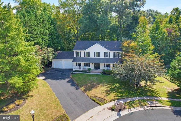 225 AUTUMN LN
