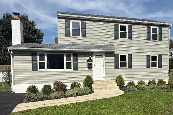 244 E MONUMENT AVE