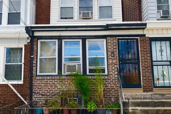 249 N 7TH ST