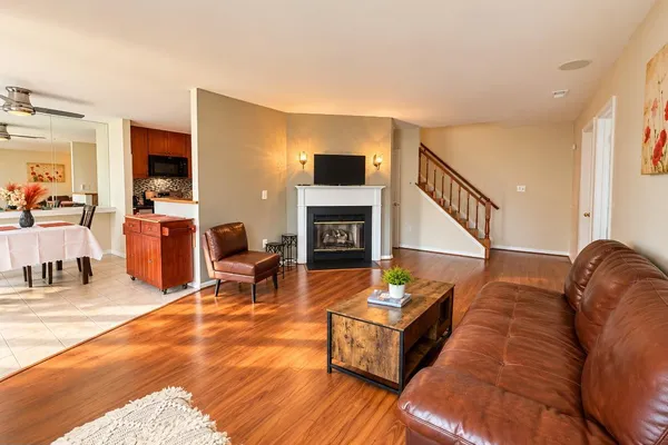 419 STEEPLECHASE CT