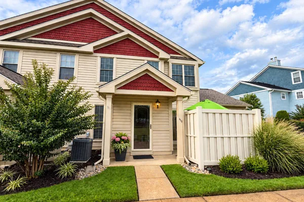 419 STEEPLECHASE CT