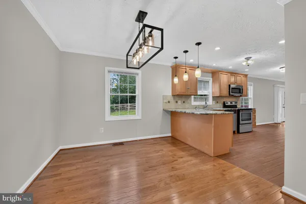 128 BRIARWOOD CT