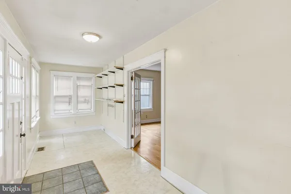 149 W BARBER AVE