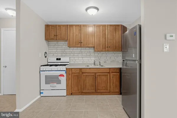 7611 FONTAINEBLEAU DR 2223