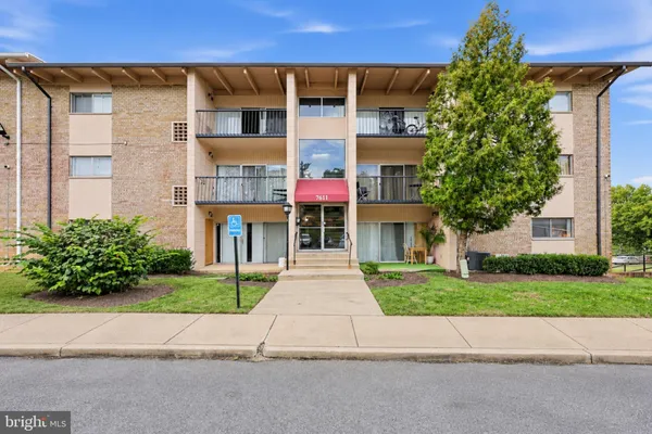 7611 FONTAINEBLEAU DR 2223