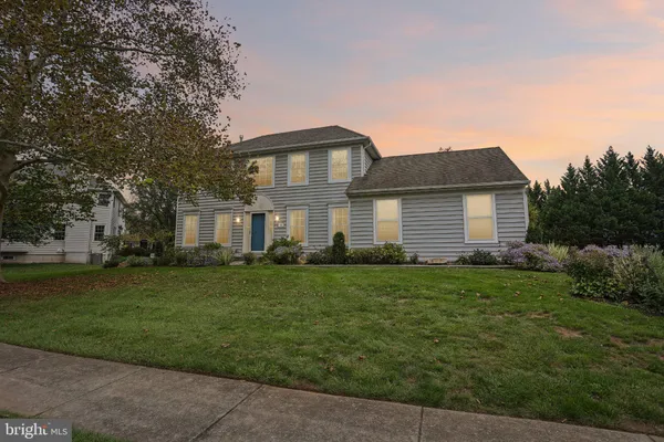 16 ARGYLE LN