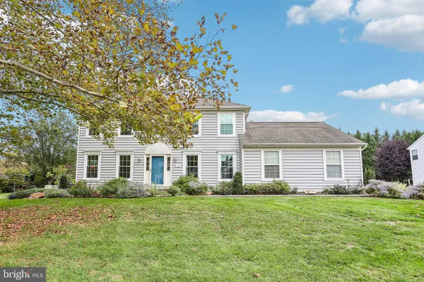 16 ARGYLE LN