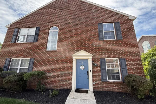 1567 JOHN ADAMS CT
