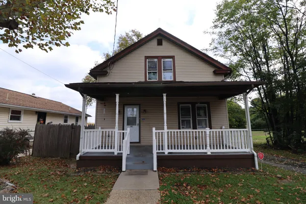 329 MANTUA AVE
