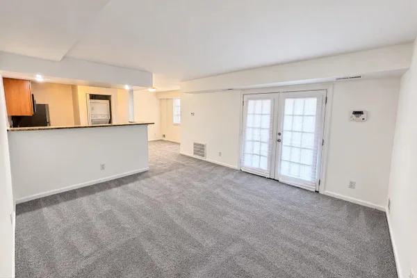 2514 MARKHAM LN 1
